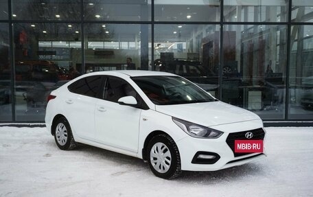 Hyundai Solaris II рестайлинг, 2017 год, 1 000 000 рублей, 5 фотография