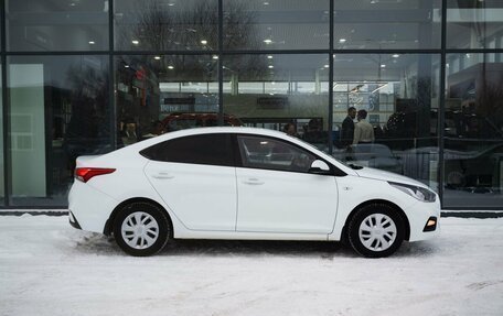 Hyundai Solaris II рестайлинг, 2017 год, 1 000 000 рублей, 8 фотография
