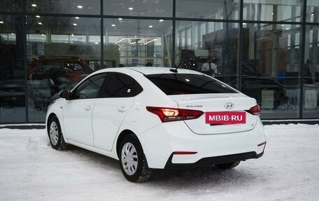 Hyundai Solaris II рестайлинг, 2017 год, 1 000 000 рублей, 6 фотография
