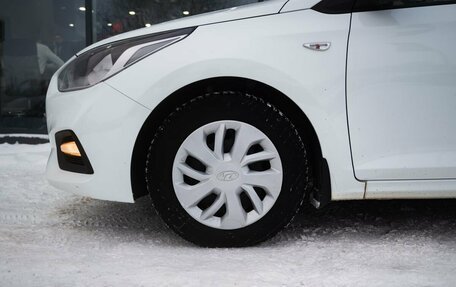 Hyundai Solaris II рестайлинг, 2017 год, 1 000 000 рублей, 9 фотография