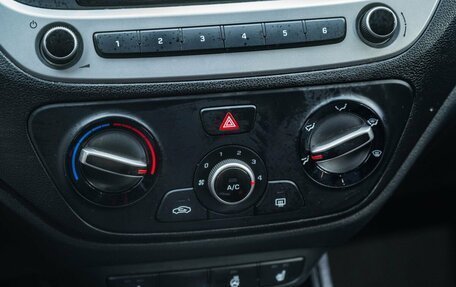 Hyundai Solaris II рестайлинг, 2017 год, 1 000 000 рублей, 21 фотография