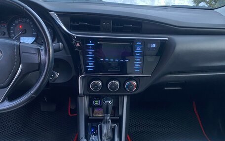 Toyota Corolla, 2018 год, 1 890 000 рублей, 6 фотография