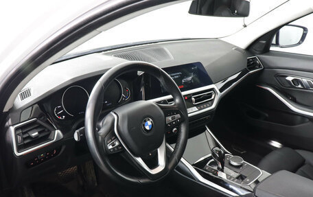 BMW 3 серия, 2019 год, 3 569 000 рублей, 12 фотография