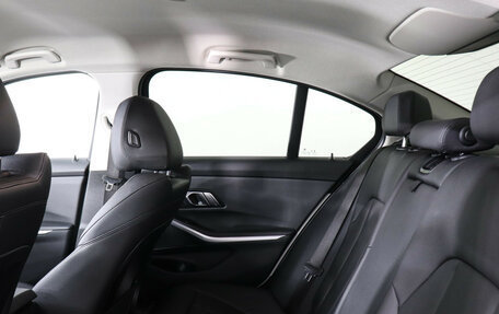 BMW 3 серия, 2019 год, 3 569 000 рублей, 15 фотография