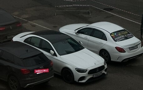 Mercedes-Benz E-Класс, 2022 год, 6 000 000 рублей, 4 фотография