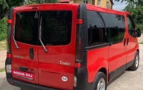 Renault Trafic, 2002 год, 999 000 рублей, 3 фотография