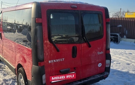 Renault Trafic, 2002 год, 999 000 рублей, 2 фотография