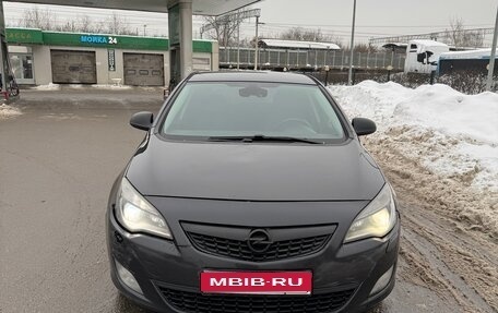 Opel Astra J, 2010 год, 850 000 рублей, 1 фотография