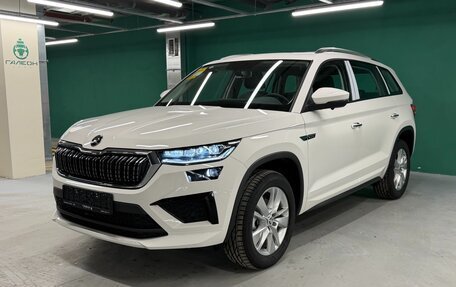 Skoda Kodiaq I, 2025 год, 4 390 000 рублей, 4 фотография