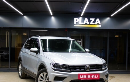 Volkswagen Tiguan II, 2017 год, 2 299 000 рублей, 2 фотография