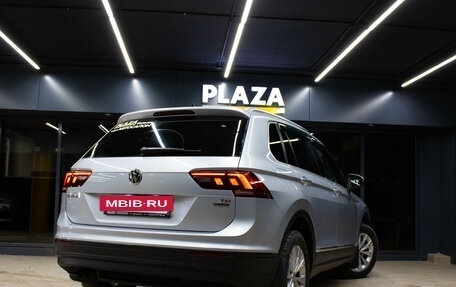 Volkswagen Tiguan II, 2017 год, 2 299 000 рублей, 6 фотография