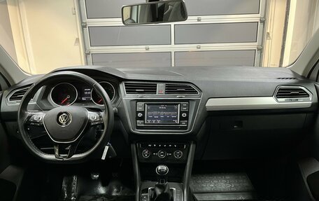 Volkswagen Tiguan II, 2018 год, 2 290 000 рублей, 11 фотография