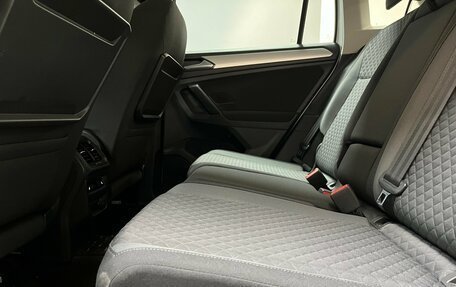 Volkswagen Tiguan II, 2018 год, 2 290 000 рублей, 18 фотография