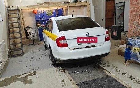 Skoda Rapid I, 2014 год, 420 000 рублей, 2 фотография