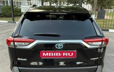 Toyota RAV4, 2019 год, 3 650 000 рублей, 4 фотография