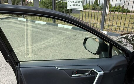 Toyota RAV4, 2019 год, 3 650 000 рублей, 7 фотография