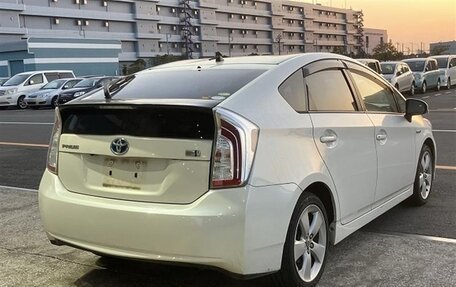 Toyota Prius, 2015 год, 1 300 000 рублей, 5 фотография