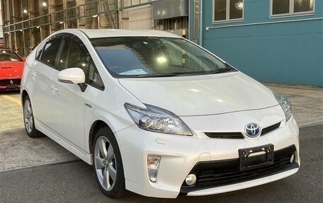 Toyota Prius, 2015 год, 1 300 000 рублей, 6 фотография