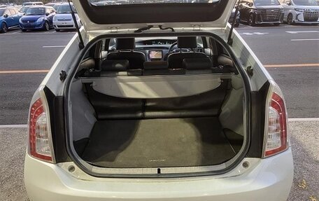 Toyota Prius, 2015 год, 1 300 000 рублей, 4 фотография