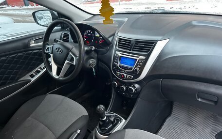 Hyundai Solaris II рестайлинг, 2011 год, 680 000 рублей, 5 фотография