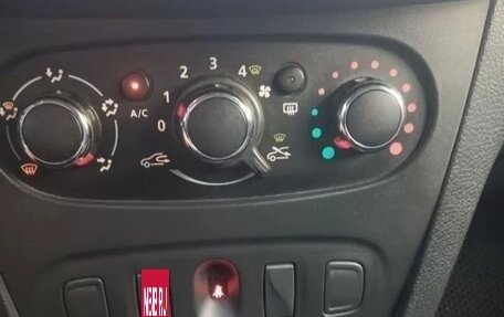 Renault Logan II, 2019 год, 843 000 рублей, 4 фотография