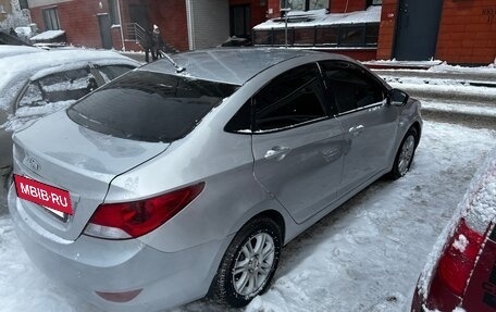 Hyundai Solaris II рестайлинг, 2011 год, 680 000 рублей, 18 фотография