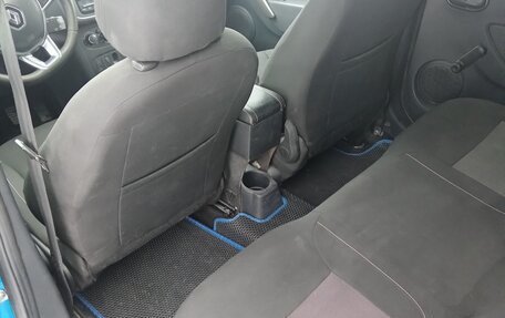 Renault Logan II, 2019 год, 843 000 рублей, 12 фотография