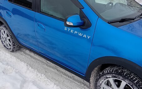 Renault Logan II, 2019 год, 843 000 рублей, 20 фотография