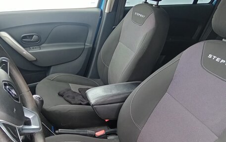 Renault Logan II, 2019 год, 843 000 рублей, 25 фотография