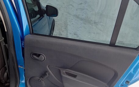 Renault Logan II, 2019 год, 843 000 рублей, 30 фотография