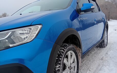 Renault Logan II, 2019 год, 843 000 рублей, 38 фотография