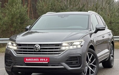 Volkswagen Touareg III, 2019 год, 4 370 000 рублей, 4 фотография