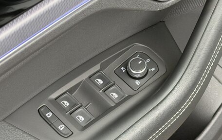 Volkswagen Touareg III, 2019 год, 4 370 000 рублей, 9 фотография