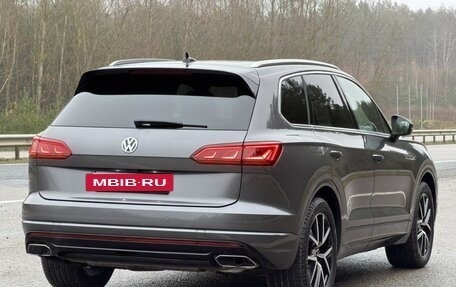 Volkswagen Touareg III, 2019 год, 4 370 000 рублей, 5 фотография