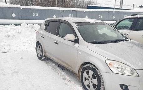 KIA cee'd I рестайлинг, 2009 год, 700 000 рублей, 3 фотография