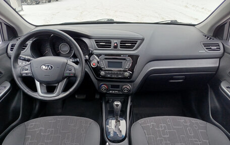 KIA Rio III рестайлинг, 2013 год, 1 100 000 рублей, 18 фотография