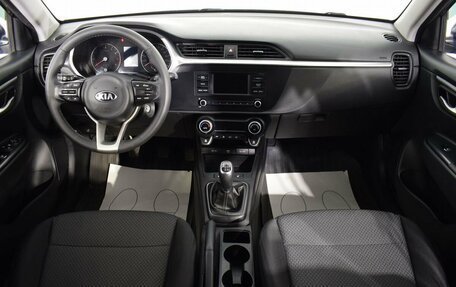 KIA Rio IV, 2021 год, 1 600 000 рублей, 10 фотография