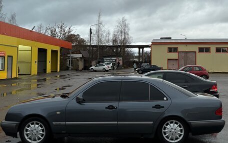 Mercedes-Benz E-Класс, 1999 год, 490 000 рублей, 2 фотография