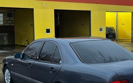 Mercedes-Benz E-Класс, 1999 год, 490 000 рублей, 4 фотография