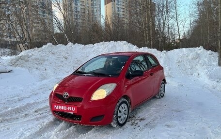 Toyota Yaris III рестайлинг, 2010 год, 418 000 рублей, 2 фотография