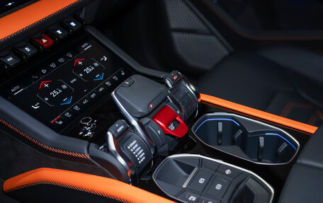 Lamborghini Urus I, 2025 год, 39 990 000 рублей, 17 фотография