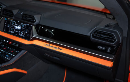 Lamborghini Urus I, 2025 год, 39 990 000 рублей, 30 фотография