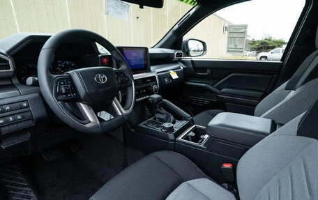 Toyota 4Runner, 2026 год, 14 000 000 рублей, 10 фотография