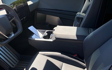 Tesla Cybertruck, 2026 год, 24 000 000 рублей, 2 фотография