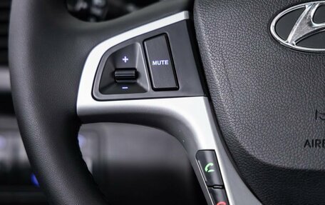 Hyundai Solaris II рестайлинг, 2015 год, 1 090 000 рублей, 31 фотография