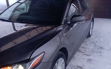 Toyota Camry, 2022 год, 3 250 000 рублей, 2 фотография