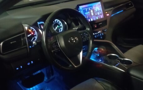 Toyota Camry, 2022 год, 3 250 000 рублей, 6 фотография