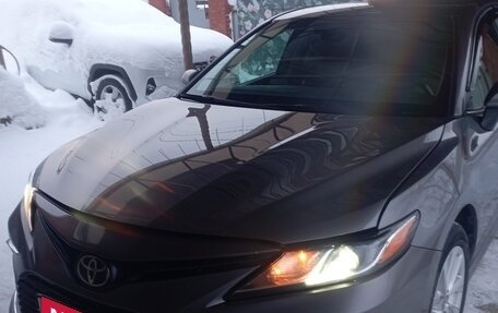 Toyota Camry, 2022 год, 3 250 000 рублей, 4 фотография