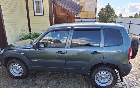 Chevrolet Niva I рестайлинг, 2016 год, 690 000 рублей, 5 фотография