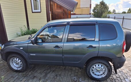 Chevrolet Niva I рестайлинг, 2016 год, 690 000 рублей, 2 фотография